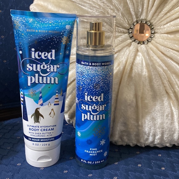 BATH & BODY WORKS SET. . . ICED SUGAR PLUM SCENT - Picture 2 of 6